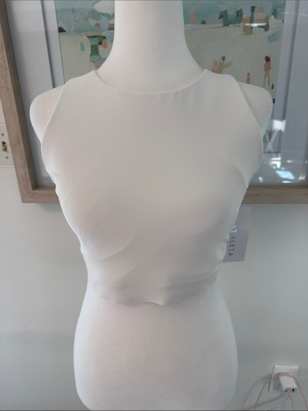 NWT 🌸 Athleta White Cropped High-Neck Tank Size Medium